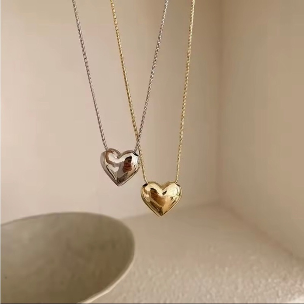SILVER PUFFY HEART ROMANTIC NECKLACE PENDANT - NEW